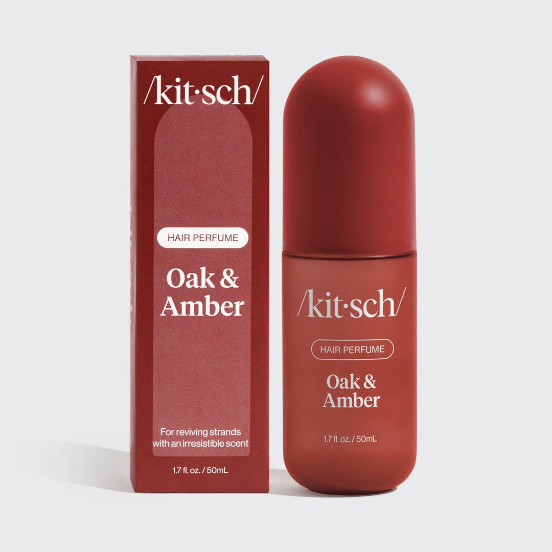 Parfum pour cheveux KITSCH Chêne & Ambre avec présentation des notes olfactives : framboise, safran, jasmin, orchidée sauvage, mousse de cèdre, bois ambrés et bois fumés.
