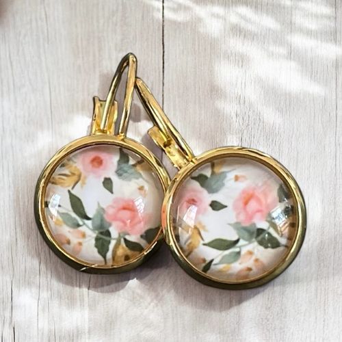 Boucles d'oreilles dormeuses artisanales en acier inoxydable avec cabochons de verre - attaches hypoallergéniques, longueur 2 cm.