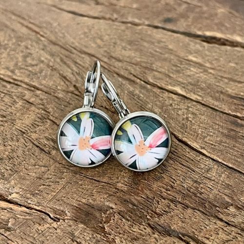 Boucles d'oreilles dormeuses en acier inoxydable avec cabochons de verre de 12 mm - attaches hypoallergéniques, longueur 2 cm.