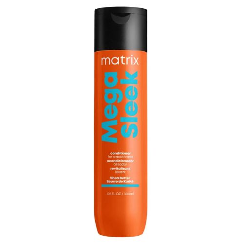 Bouteille orange de 300 ml du revitalisant Matrix Mega Sleek Total Results, conçu pour dompter les frisottis et lisser les cheveux rebelles grâce au beurre de karité.