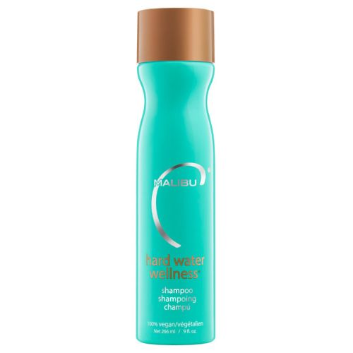 Shampoing Malibu C Eau Calcaire 266 ml – bouteille blanche avec étiquette turquoise et  fini mat, posée sur fond blanc. Nettoyant doux pour cheveux exposés à l’eau dure, végane et sans produits agressifs.