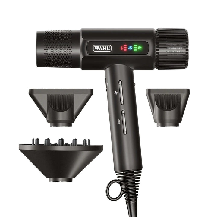 Séchoir WAHL Vanquish noir accompagné de ses trois embouts magnétiques (diffuseur et concentrateurs), ensemble complet pour coiffure professionnelle, fond blanc.