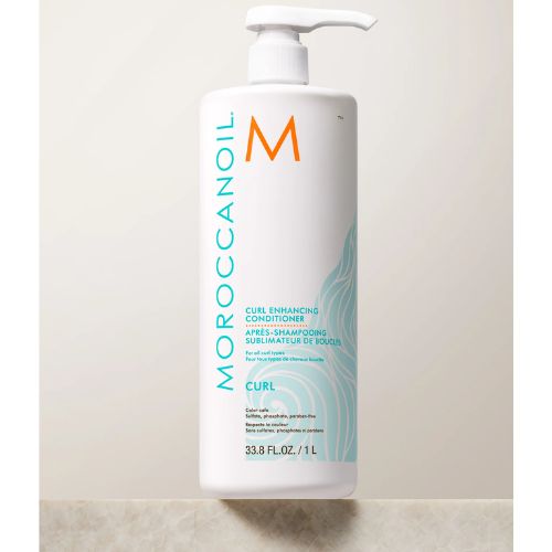 Un revitalisant sublimateur de boucles avec de l’huile d’argan nourrissante riche en antioxydants pour augmenter la brillance et faciliter le coiffage.