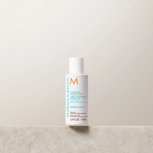 Ce revitalisant hydratant doux démêle et revitalise les cheveux en manque d'hydratation grâce à l’huile d’argan et des nutriments reconstituants.