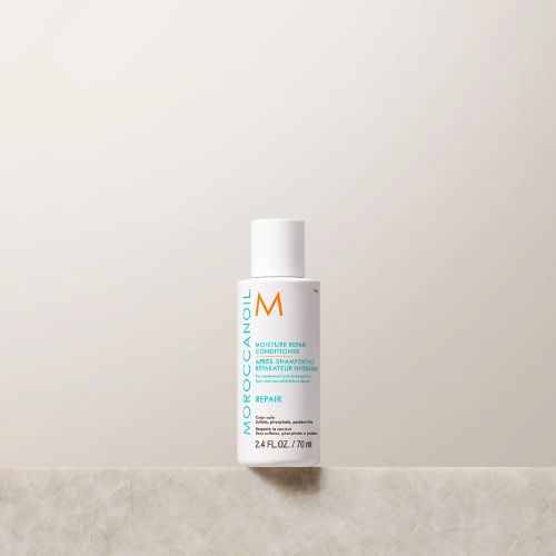 Ce revitalisant réparateur hydratant doux démêle, fortifie et revitalise les cheveux endommagés grâce à l’huile d’argan riche en antioxydants, à la kératine reconstituante et aux acides gras, pour les rendre plus forts et plus faciles à coiffer.