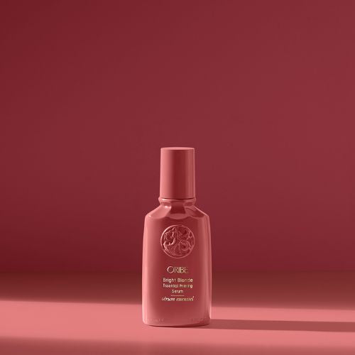 Élimine les tons dorés.  Apporte beaucoup de brillance.  Protection thermale jusqu'à 450 F  Renforce et réparent les cheveux très endommagés et cassés.  Pigments violets qui corrigent les reflets indésirables.