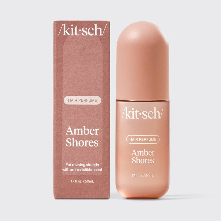 Parfum pour cheveux KITSCH Amber Shores avec illustration des notes olfactives : orchidée sauvage, accord salin, kumquat, citron d'Italie, ambre noir et bois flotté.
