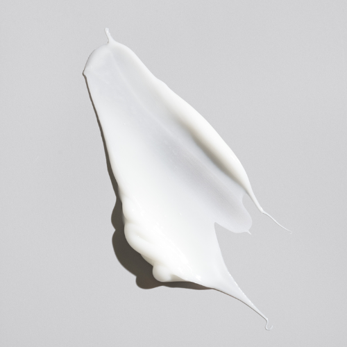 Cette crème coiffante offre une tenue ferme , mais souple, avec mémoire toute la journées pour un effet longue durée.  Aide à dompter les frisottis et hydrate.