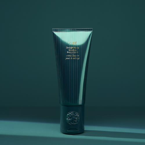 Cette crème lissante puissante , protège de la chaleur jusqu'à 232 degré C ( 450 F).  Protection de l'humidité et des frisottis pour des mèches super lisses qui ont encore du corps et du mouvement.