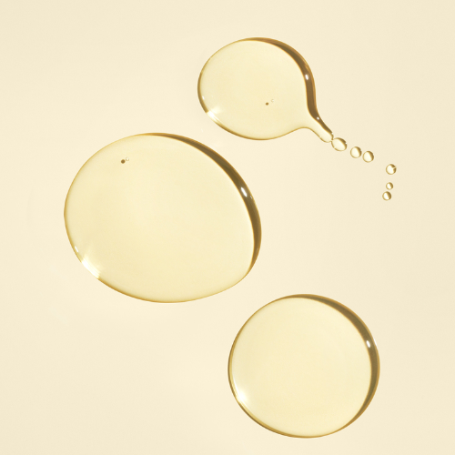 Cette huile de luxe légère, s'absorbe instantanément par les cheveux, pour redonner toute leur éclat.  Redonne force et hydratation pour les cheveux endommagés.