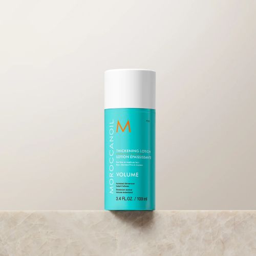 La lotion épaississante de Moroccanoil est formulé avec des protéines de quinoa renforcissantes.