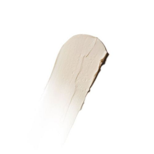 La formule de Matte Clay American Crew, offre une tenue moyenne et un fini mat soyeux qui aide facilement à créer plusieurs styles de coiffures.   Tenue moyenne à forte  Idéal pour les cheveux courts 
