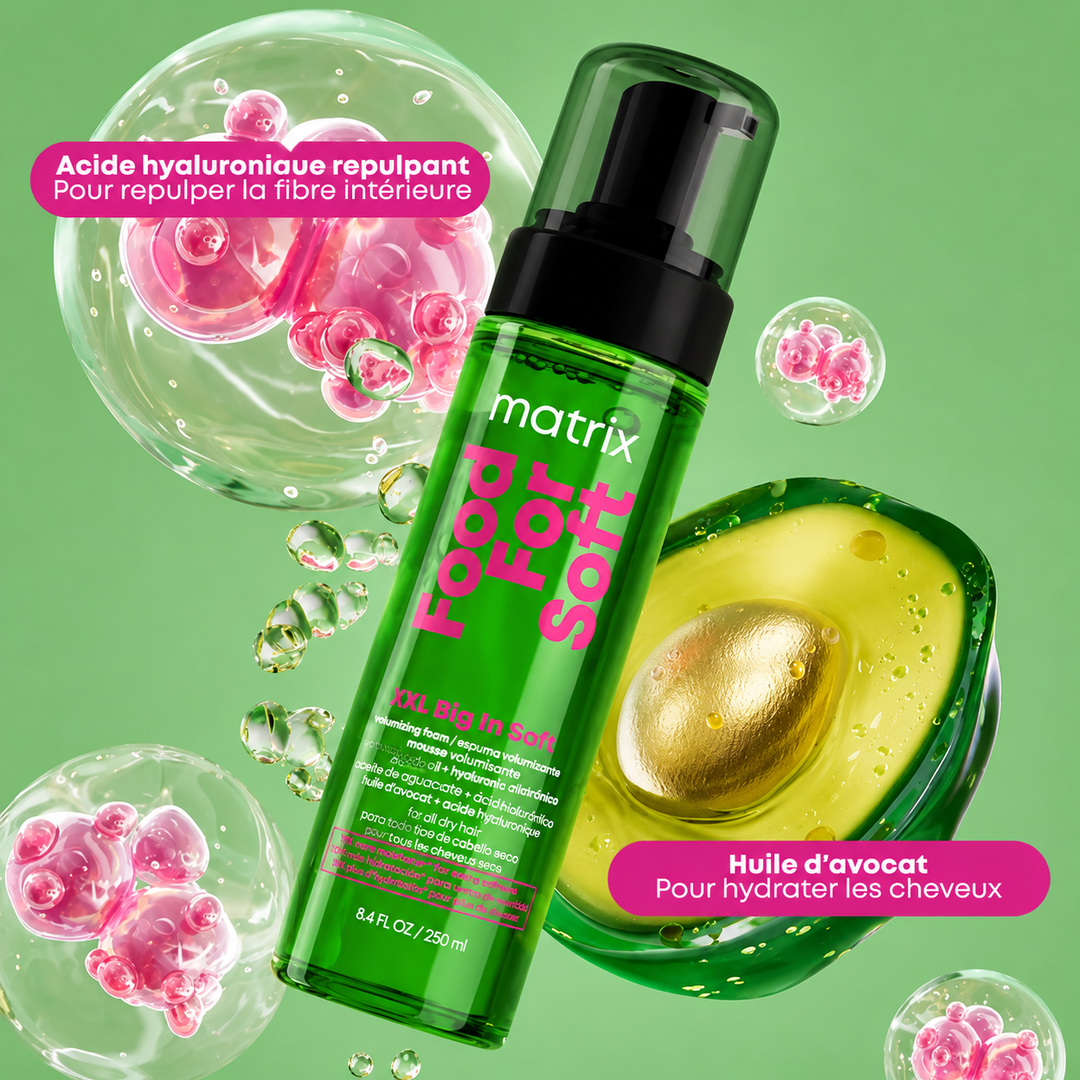 Mousse volumisante Matrix Food For Soft XXL Big In Soft 250 ml en flacon vert transparent avec pompe noire sur fond blanc, soin hydratant à l'huile d'avocat et à l'acide hyaluronique.