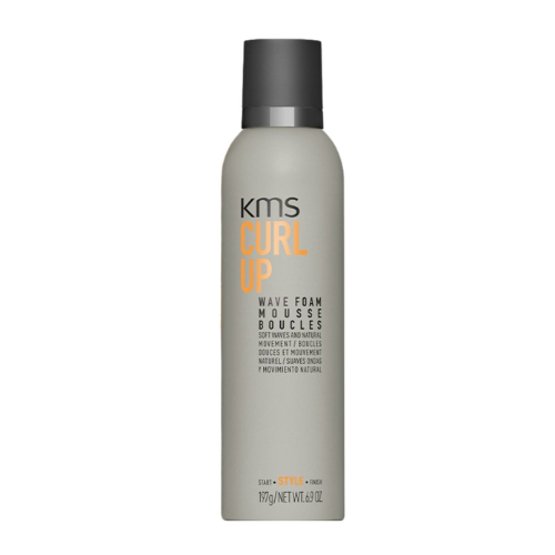 Cette mousse boucles KMS  Active la formation des ondulations Crée des vagues avec plus de définition  Contrôle les frisottis et protection de l'humidité jusqu'à 72 heures