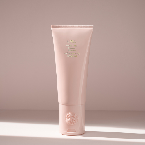 Cet après-shampoing apaise et hydrate le cuir chevelu et les cheveux.  Démêle, renforce et rétablit l'élasticité. 