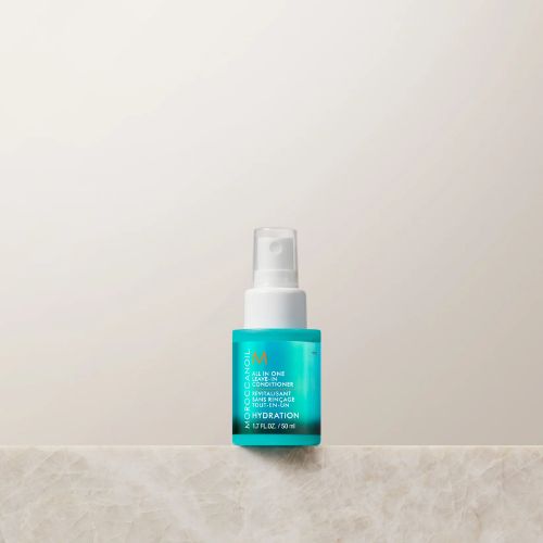 Sa formule légère et laiteuse contient de l'huile d'argan et des acides aminés qui augmentent la force de la tige capillaire.