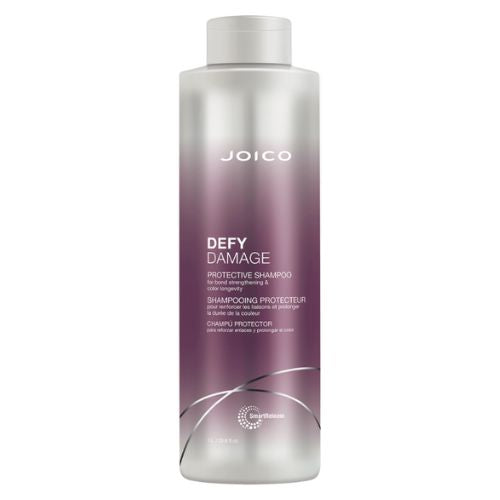 Le shampoing Defy Damage de Joico est un excellent choix pour toi si tu es amateur de services de couleur et que tu exposes tes cheveux aux effets dévastateurs de la chaleur quotidienne des outils chauffants et des rayons UV du soleil.