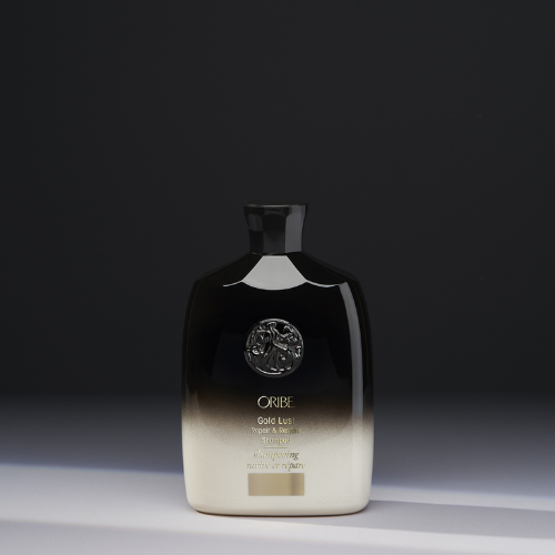 Ce shampoing nettoie en douceur, renforcit et ravive la chevelure pour lui donner une apparence plus jeune et plus en santé.