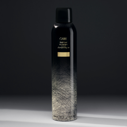 Ce shampoing sec nettoie instantanément sans résidus poudreux.  Il absorbe rapidement l'accumulation de sébums et de produits tout en apaisant le cuir chevelu.